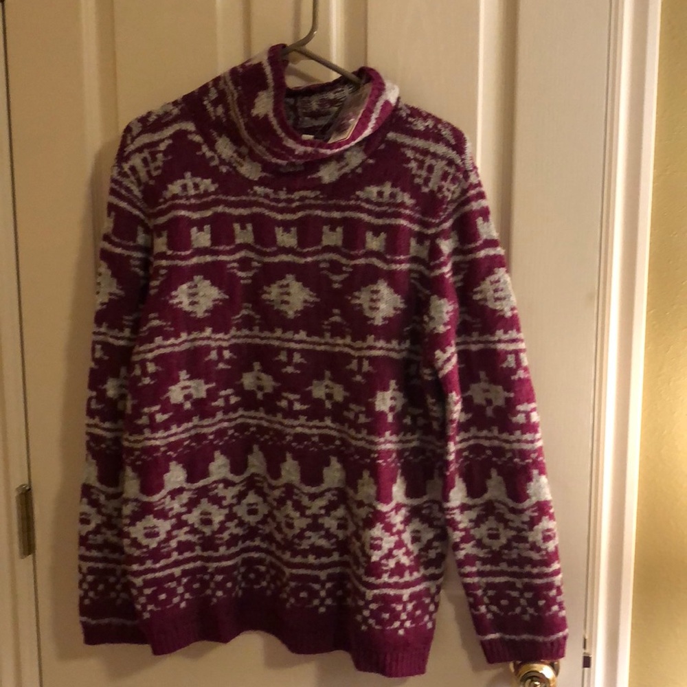 Sonoma Sweater Size Large Gray and Berry